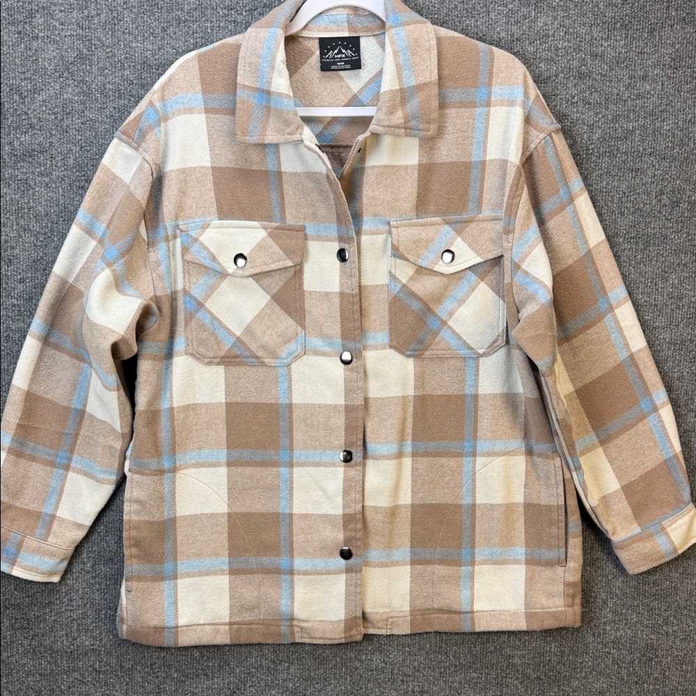 HFX Relaxed Fit Plaid Shacket with Light Blue Tan Cream Accents Women’s Medium